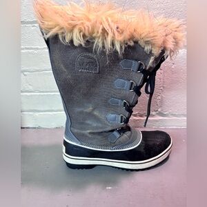 SOREL Gray Fur-Lined Winter Boots